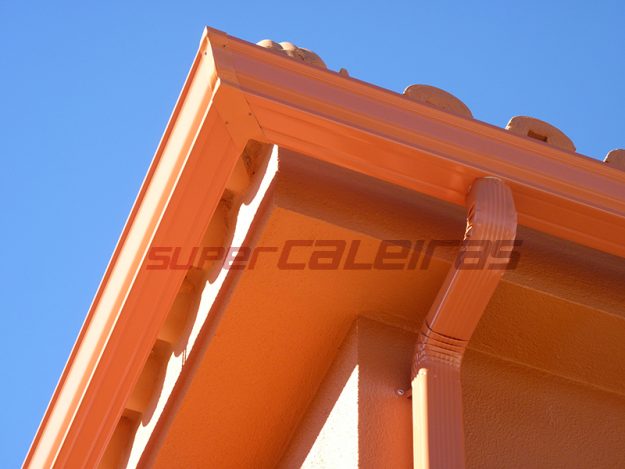 Caleiras e Tubo de Queda em Aluminio Lacado