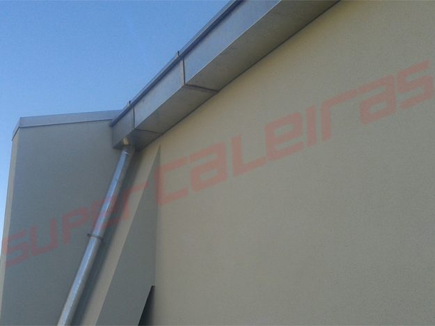 Obra em Zinco Natural