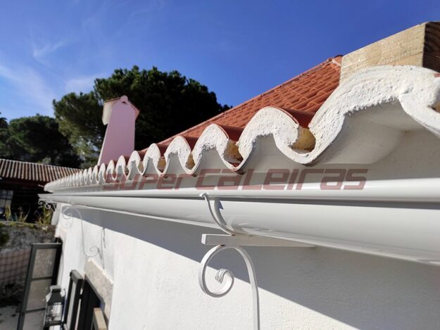 Caleiras em Alumínio Lacado