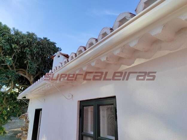 Caleiras em Alumínio Lacado