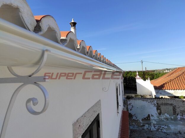 Caleiras em Alumínio Lacado