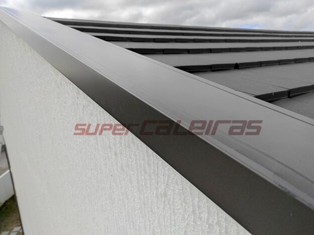 Rufos em Alumínio Lacado