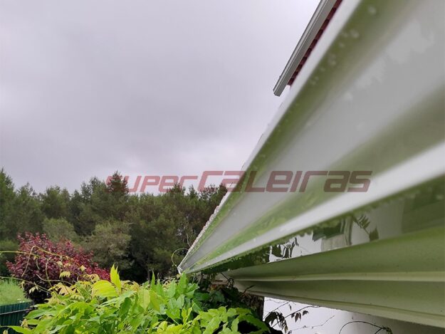 Caleiras em Alumínio Lacado