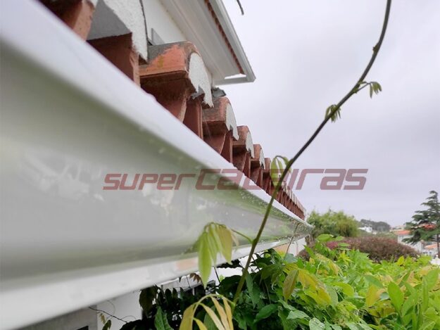 Caleiras em Alumínio Lacado